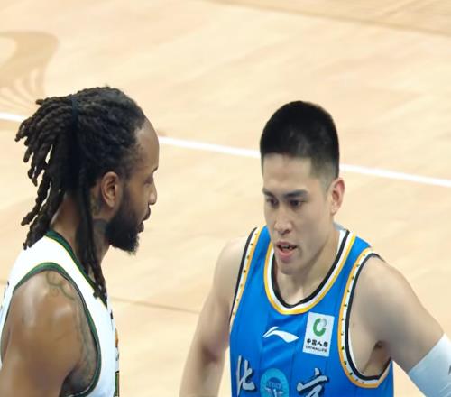 罕见!CBA闹乌龙,陈盈骏本应5个罚球,却罚了6次球