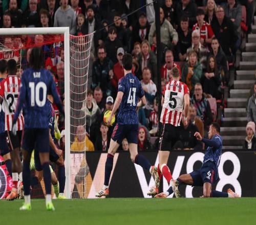 对阵桑德兰丢球,阿森纳连续零封纪录定格在812分钟