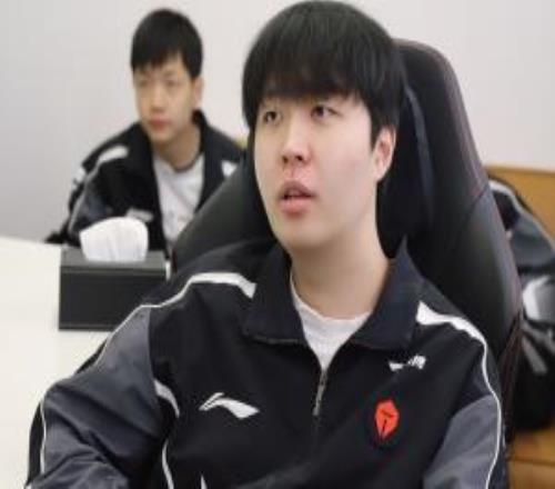 家里养了...自22年开始T1四进S赛决赛三次都在半决赛战胜Kanavi与369