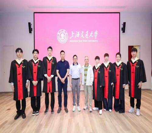 恭喜!孙颖莎王曼昱上海交大毕业照曝光:9月同进清华大学读研