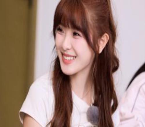 铁迷妹！主持人泱泱看弗拉格砍下49分：库珀弗拉格你是我侠的神！