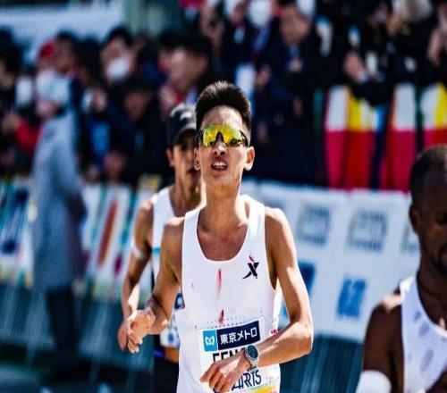 中國馬拉松跨入"205時代"背后，一款跑鞋的二十年押注
