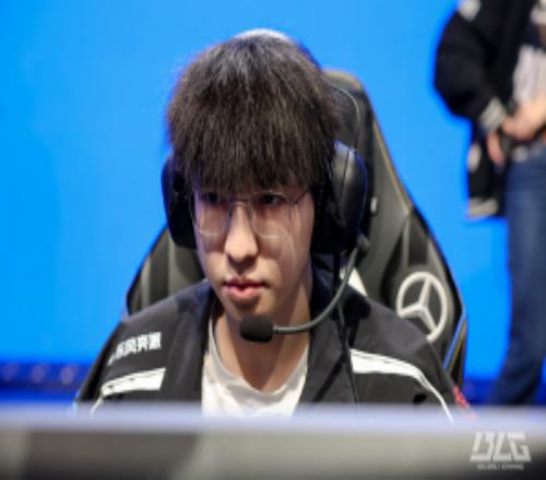 双C走位最好的一集有网友晒与Elk聊天截图其疑似因生病未参与商K