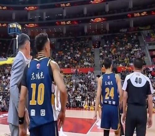 广东vs江苏12人名单:王少杰复出杜锋新赛季首次完整阵容排兵布阵