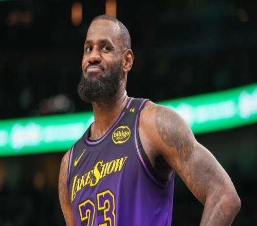 Shams:詹姆斯已获准参加对抗训练,12周后重新评估伤情