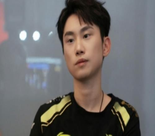 媒體人：今天很可能Doinb職業生涯最后一場看看等下會不會有奇跡