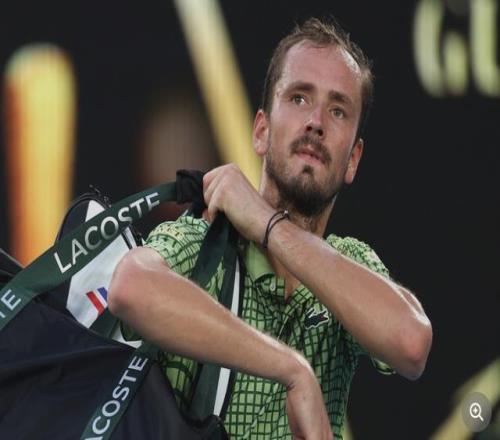 41名ATP人员被困迪拜梅总打趣来场闭门赛，周意发文称成战地记者