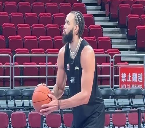 麦基:我来北京就是来赢球的,期待主场坐满观众的时刻