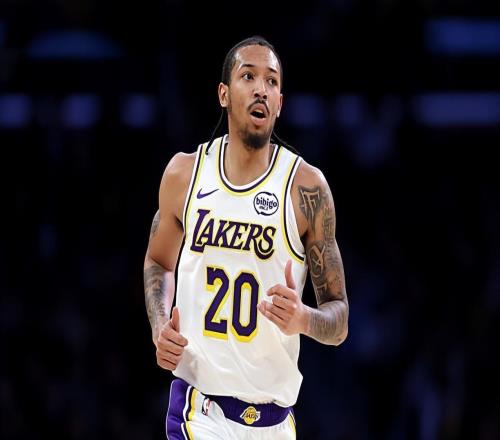 又一次打出灾难级别表现,湖人后场新星的状态真是太不稳定了