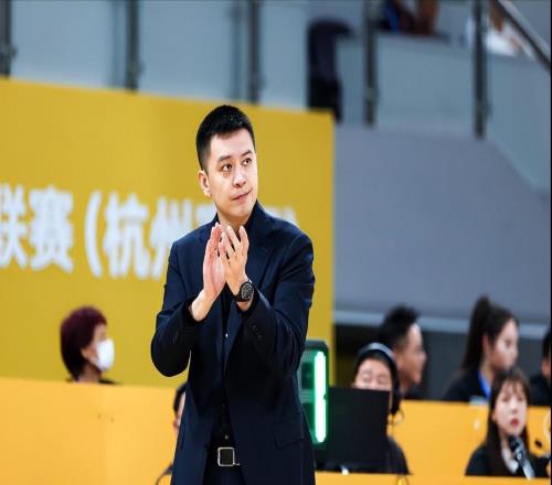 双向奔赴!威尔斯薪水曝光,拒绝高薪加盟辽宁男篮