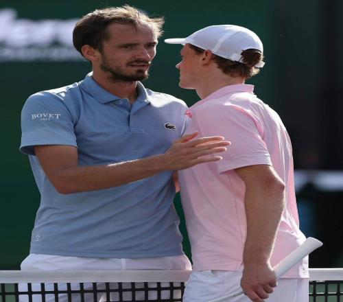 输掉决赛梅总称自己心情又苦又甜，复盘比赛点出不敌辛纳一关键