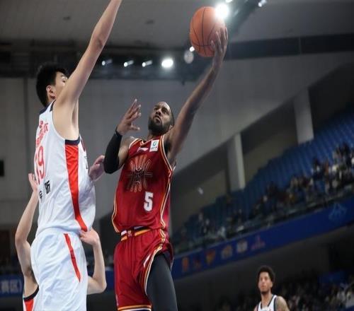 僅打兩場比賽！山西男籃再裁掉一人，已有三名外援離開