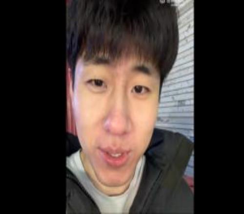 GALA分享视频：刚健身完来吃放纵餐了！烤冷面+炒饼+炸串