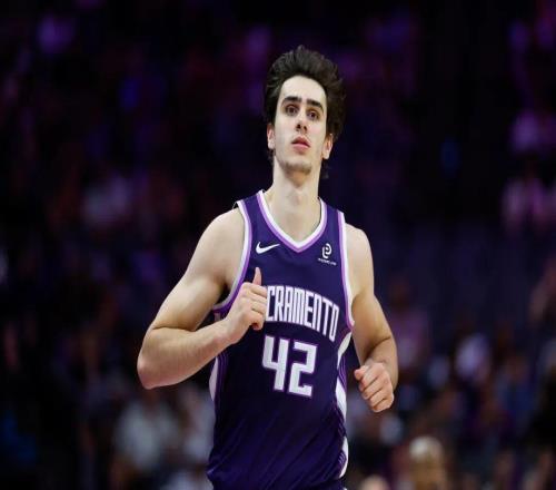 32+30+22!二轮新秀最大黑马!文班的师哥,又帅又能打!