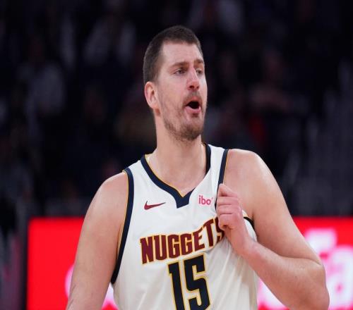 半场准三双定调!约基奇9+7+5助掘金紧咬雷霆,全能属性贯穿攻防