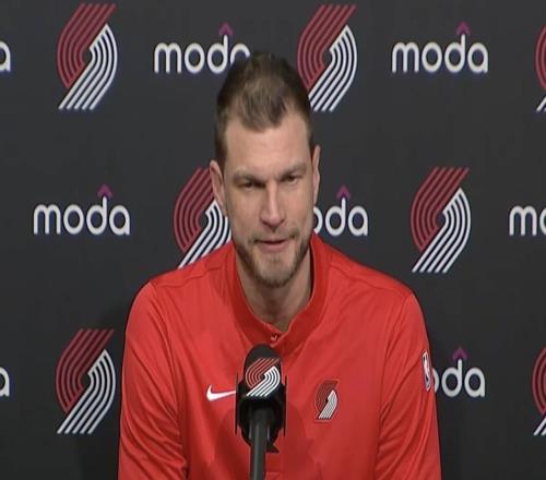 斯普利特：首节22次罚球不是故意造犯规，今晚所有细节都做得很好