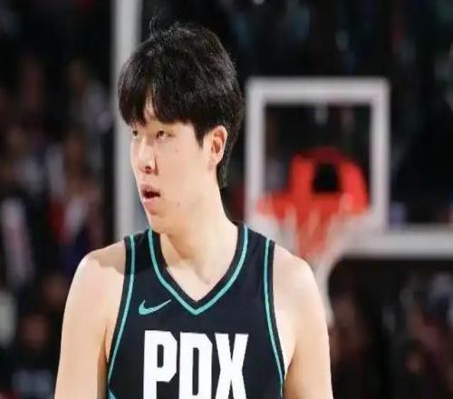 詹姆斯復(fù)出首戰(zhàn)僅比楊瀚森多2分，但卻書寫三項歷史第一