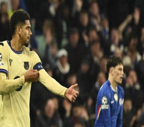 每體：巴薩希望阿勞霍在月底歸隊(duì)訓(xùn)練，并在1月初重返賽場(chǎng)