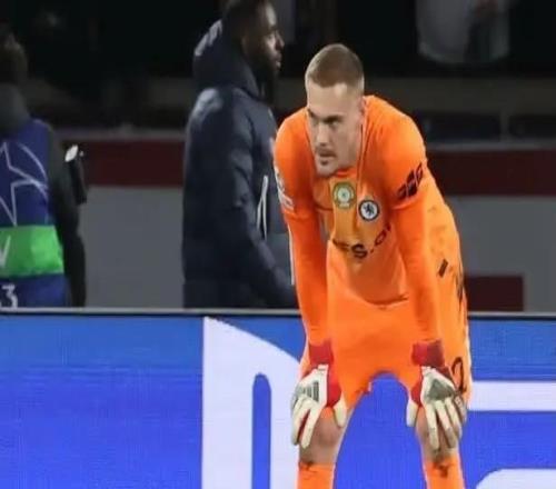 现在还是吗舒梅切尔赛前曾说“约恩森被告知他是蓝军一门”