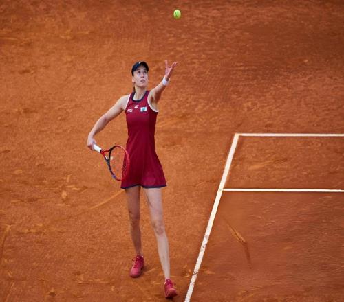 锐评：赛季两度赢下郑钦文后就出局，莱巴是一碰就碎的世界第二