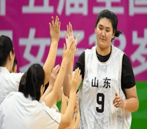 太离谱!中国女篮第一人面临无球可打,中国篮协真该出手管管了