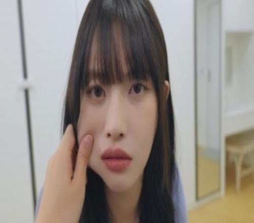 卡审核了韩国影游《阿西,美女室友竟然2》官宣延期发售