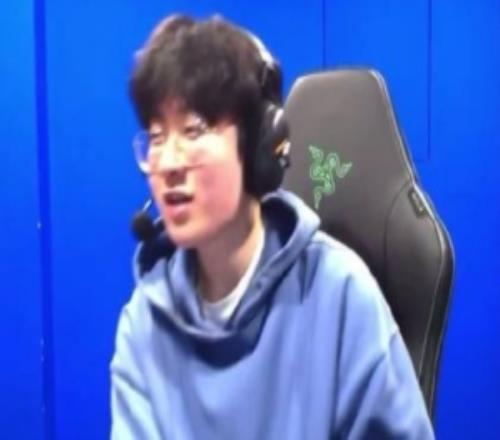 zeus：世界賽結束的第二天和旺乎哥、相赫哥一起在首爾吃了烤肉