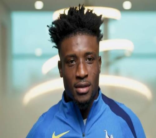 库杜斯:每个人适应的时间不一样,而哈维西蒙斯一直很努力