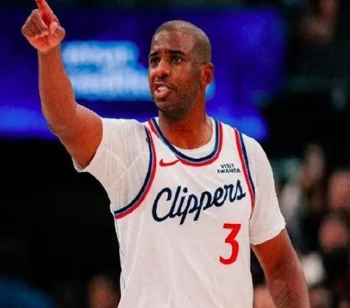 保罗场均2.3分1.8篮板3.6助攻,昔日英雄沦为快船的负担