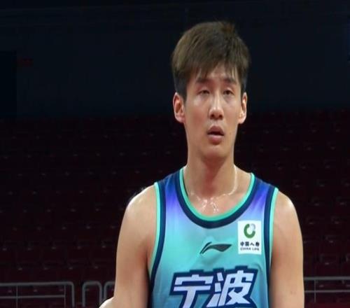 CBA杯:两战狂胜67分!卫冕冠军上海大胜宁波王哲林10中6