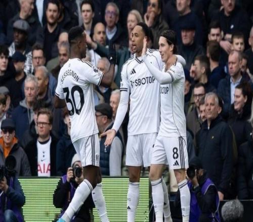 英超大乱斗!曼联逆转水晶宫登第三,阿森纳力克切尔西稳居榜首