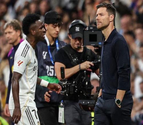 皇马将帅矛盾激化!1.5亿巨星摊牌:不当核心就拒绝续约