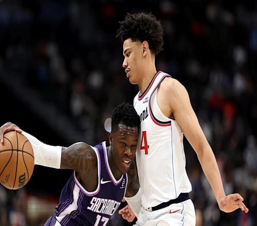 综合能力非常突出!快船锋线新秀能够在攻防两端起到关键的作用