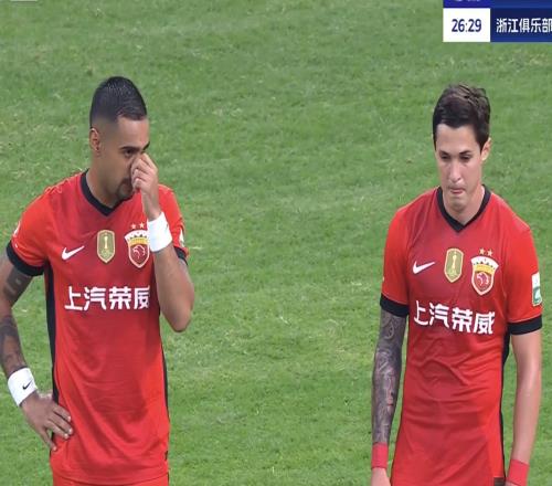 中超最新排行:蓉城退出争冠!申花升至第2,海港战平大连就夺冠