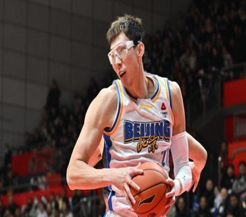 絕對克星！廣廈近兩季戰北京10戰8勝衛冕冠軍豪取8連勝聯賽第一