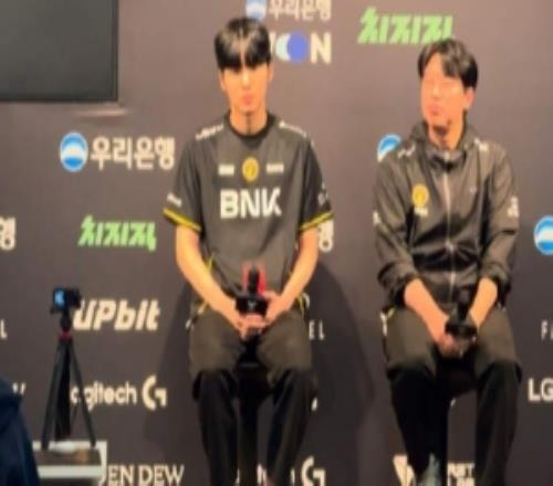 BFX教练：我觉得明天T1会晋级吧，比起DK还是T1做得更好一些