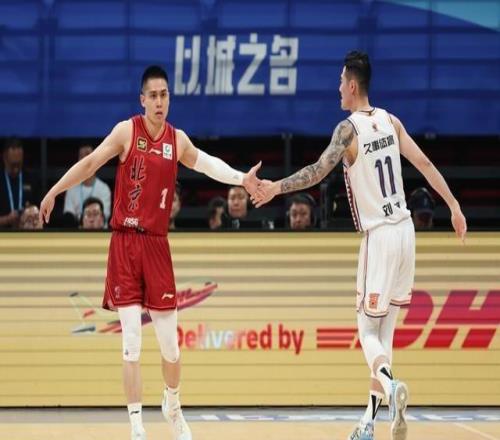 這次可以“半場(chǎng)開(kāi)香檳”，上海男籃大勝山西隊(duì)，成功衛(wèi)冕CBA俱樂(lè)部杯