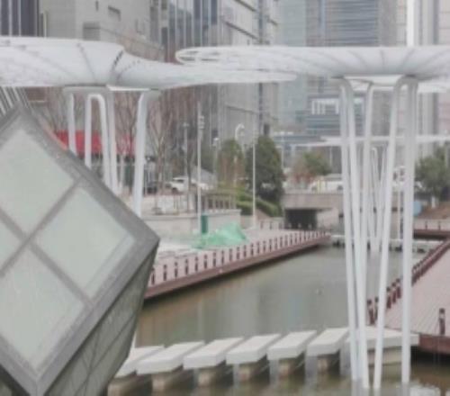 BLG发布赛事VLOG:养成好习惯认真完成作业一起成为更好的队伍!