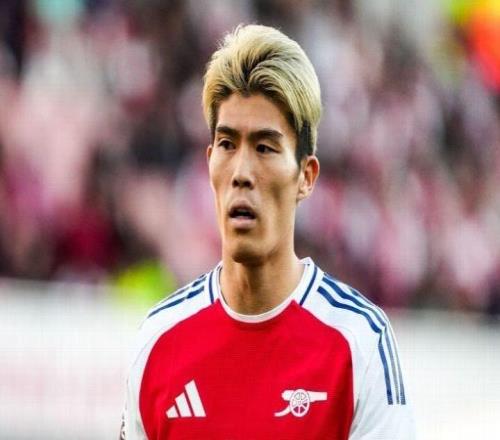 ESPN:富安健洋将与阿贾克斯签约半年,他已经准备好重返赛场