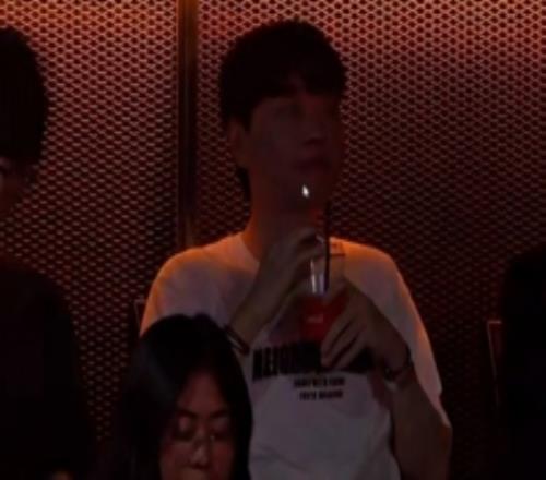 許久不見！Nuguri和PawN來到了現(xiàn)場觀看HLE對陣KT
