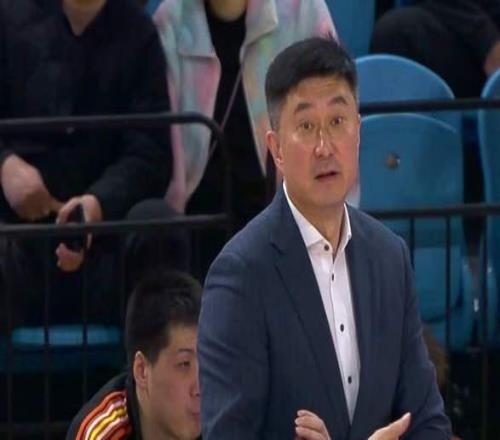 33分大胜!广东轻松进8强,徐杰三分9中7,郭士强还不想用他吗