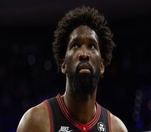 躺着把钱赚了,恩比德今日再度缺阵,近7年未在丹佛客场出战