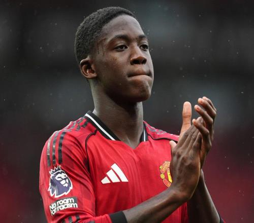 曼联新帝星被迫留队沦为不高兴!一年断崖下滑,无缘世界杯成定局