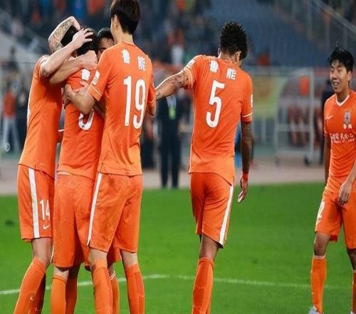 感谢邵佳一！坚持重用鲁能后卫踢国足主力，如今他已迎来新巅峰