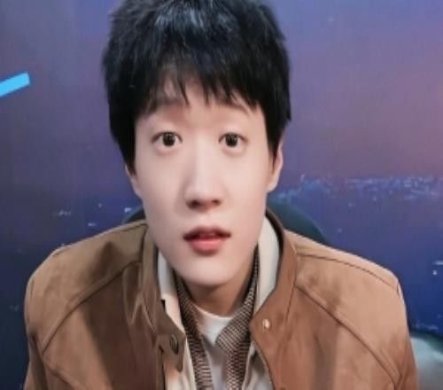 前AL副教xiaobai分享生活shanks整活三连问:在jd这么开心吗