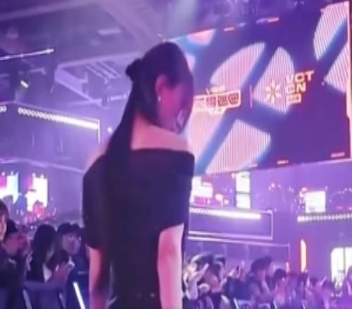 唯嘉分享高跟鞋變裝轉場：就這么偷偷摸摸的來到開賽第一天