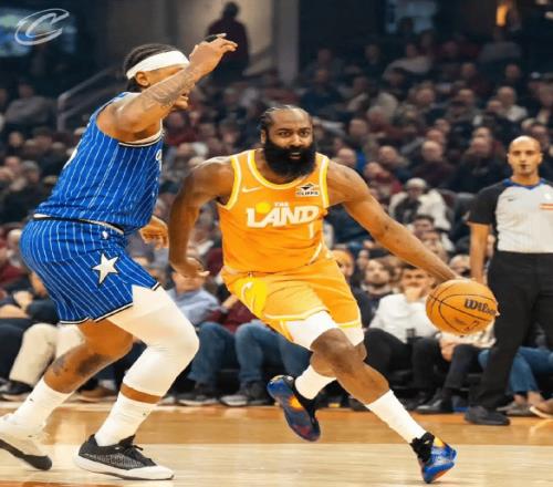 骑士136131力克魔术!双核狂飙,哈登米切尔率队稳前四