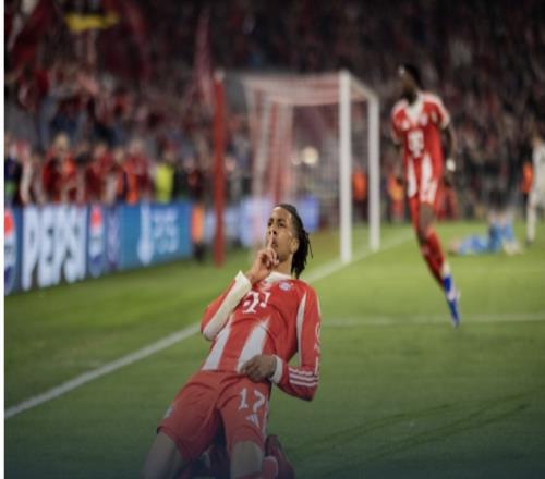 巅峰对战！一人吃到红牌左右角逐走向，，，，皇马34拜仁输的不冤