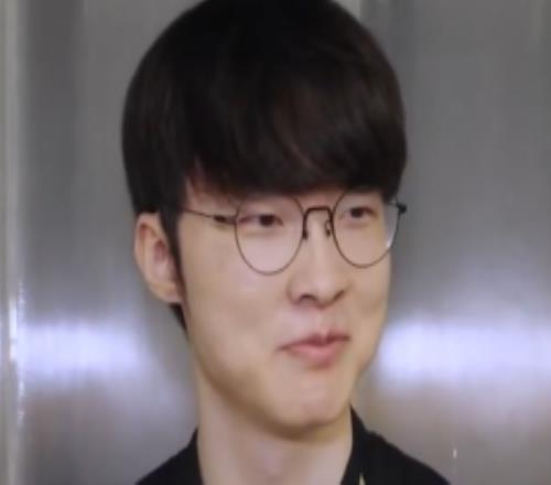 这一冠为了多兰!Faker首局使用岩雀首局打出3019的完美战绩