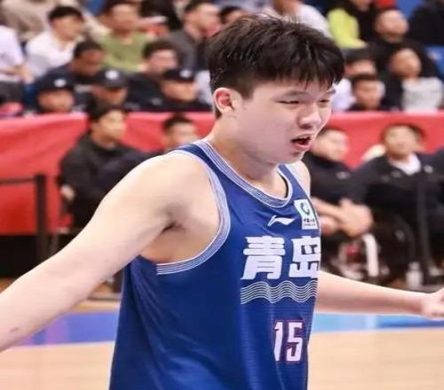 NBA祝賀、主帥贊不絕口，楊瀚森單節(jié)得14分，外媒：他正統(tǒng)治比賽